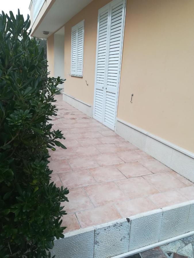 Apartments By The Sea Novalja, Pag - 17973 Екстериор снимка