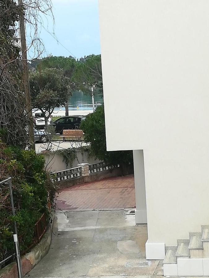 Apartments By The Sea Novalja, Pag - 17973 Екстериор снимка
